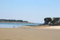Little parenthesis in Trinité-Sur-Mer Hotels near Camping de la Plage
