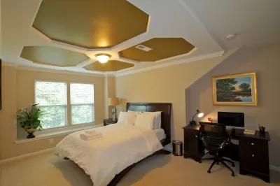 3 Spacious Bedroom-Executive Town House, <br>Brand-New Construction, Duke RTP Hotels near Food Lion
