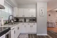 Modern & Cozy Cape | 4 Bedroom House | Central Location