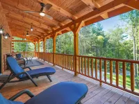Secluded 6-bedroom Log Cabin Nestled in the Pines Hotels in Marion Township