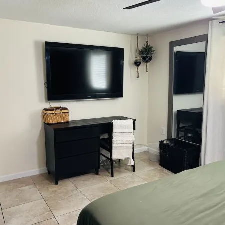 House near Tarpon Springs Beaches and Weeki Wachee Springs