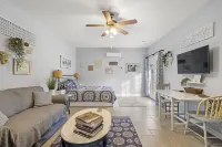 The Hen House: Enchanted Casita Near Downtown Phoenix