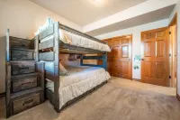 Cozy Mountain Retreat for the Holidays! December Special!