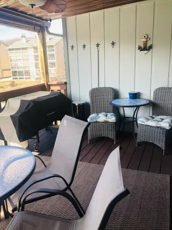 Beautifully Remodeled Waterfront Condo!