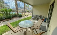 Marvelous 1BR Condo with pool and beach access.  Sleeps 4.  Park by front door.