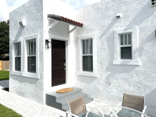 Villa Aqua Historic fully restored villa close to beach and down town