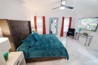Relax in Coral Terrace, just a quick 5-min drive to Coral gables and UM