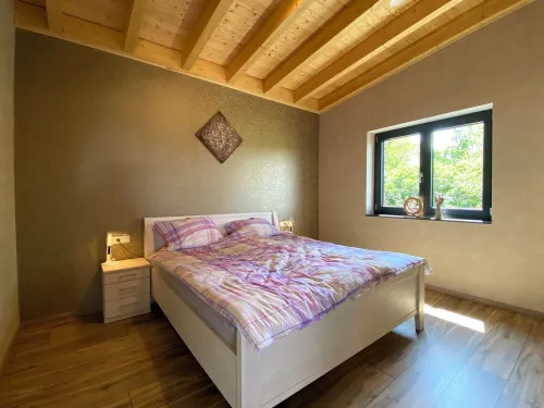 Quiet vacation apartment by the pond Pet-friendly in Schmidt