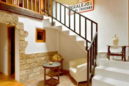 Casona Rústica Piedra y Madera ,cómoda ,amplia Ideal Familia. PN Alto Tajo