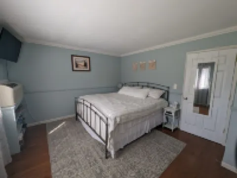 Quaint, quiet condo minutes from Lake Geneva