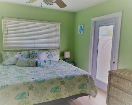 Gulf of Mexico Canal Cottage with Boat Dock and Heated Pool Hotels in New Port Richey