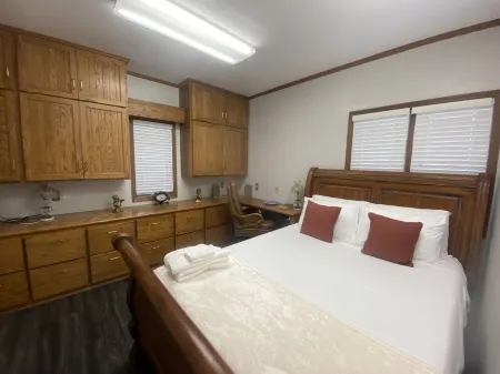 Amazing & Huge 3 Bedrooms-Save Cost Отели в г. Уилмар