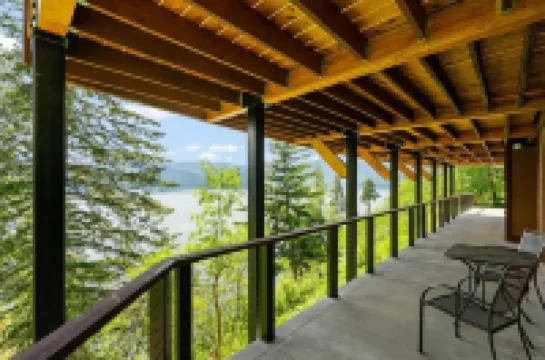 Luxury Waterfront Cabin on Lake Pend Oreille with Game Room - Fully Remodeled!