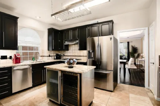 Big 5 Bed/3 Bath LUXE Home Pool Spa  West Plano