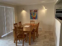 Sandowne House - Families and fisher peoples favourite close to beach Hotels in Cervantes