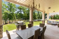 Lakefront 5 bedroom- Firepit, Bar, Screen Porch, Bunkroom! Hotels in York County