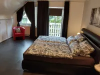 Holiday home Eifel National Park 160m2 슈라이덴 호텔