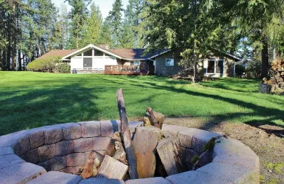 Luxury near Gateway to Mt Rainier and National Forests. Disabled Veteran Owned.