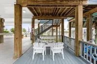 Bay Dayz - Canal & Poolside Views!