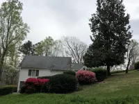 Historic Victoria Lea Guest Cottage In Downtown Tryon, NC Hotels in Tryon