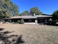 Italian Style Lodge Lake House on Lake Barkley - over 5100 sq. ft.