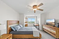 Upscale Comfort in Dripping Springs - The Goodnight House - Spacious 4/3 - Views