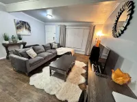 Charming 3-bedroom house with AC and in peaceful city Des Moines near the Marina