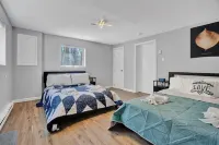 Spacious and Remodeled Cabin in Poconos Mountain Resort. Hot Tub and Game Room!