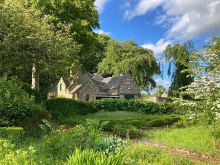 Country cottage apartment 20 minutes from St Andrews