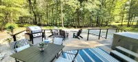 Stylish Magazine-Worthy A-frame w/ Hot tub, Firepit, Game Rm in East Stroudsburg Werry Lake 주변 호텔