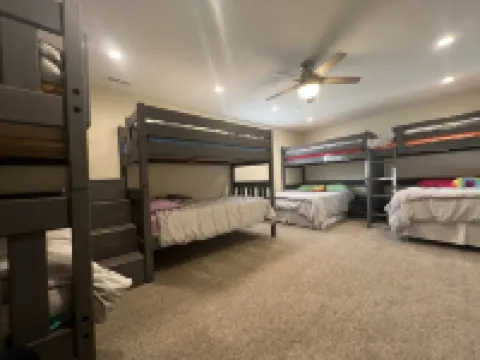 6 Bedroom Apple Valley Lakefront Perfect for Large Families Hotels in Howard Township