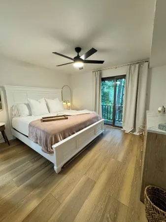 Relax at Lake Ouachita: Remodeled Condo at Mt Harbor Resort