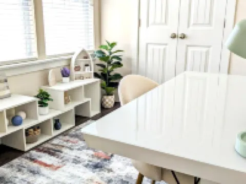 Tiny Cottage w/Private Workspace in the Heart of Davidson! Ξενοδοχεία στην πόλη Davidson