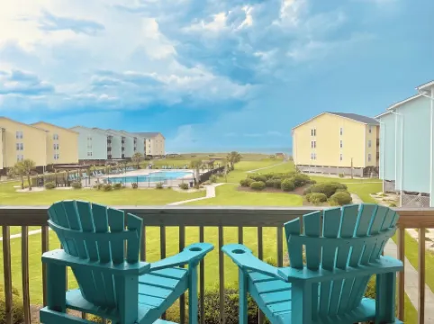Updated Oceanview Surf City Condo with Pool and Private Beach access