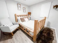 Charming Cabin Overlooking Rush Lake - WiFi