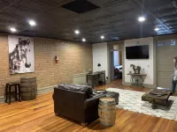 NEW “Bourbon on the Square” Downtown Rustic Loft Hotels near Brown-Pusey House