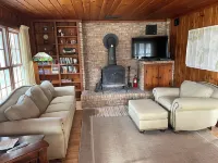 Harbor Springs Ski Retreat — Sleeps 8, Woodstove