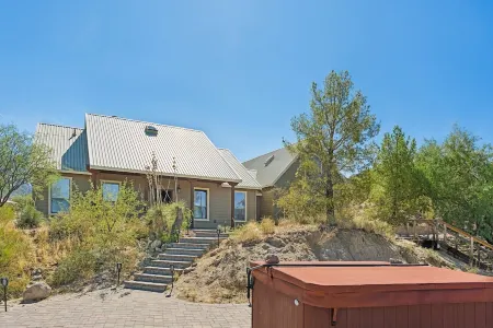 4Br Mount Lemmon Retreat Hot Tub-Pool - Sleeps 18! Отели в г. Каталина