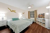 Family Beachfront Condo - Cocoa Beach Boardwalk - Pool