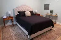 Lake Life-The Beach is Your Back Yard! 3Br/3ba OCT-April Rent 3 Get 4th Free-Ask