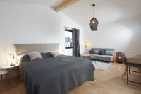 Ferienhaus für 1-12 Personen, mit 4 Schlafzimmern Hotels in Mayen