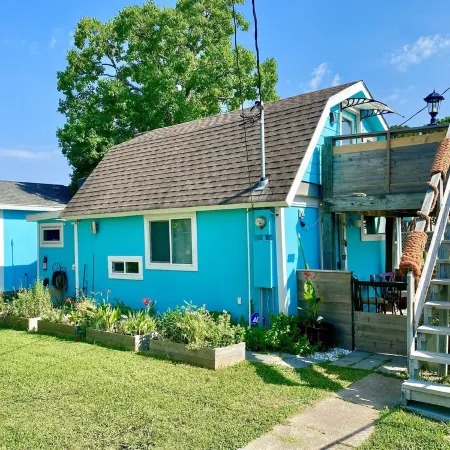 Pet-Friendly Accommodations Near Water and Restaurants.