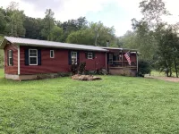 Bunkhouse at English Mountain-Unlimited creek access-Farm Views