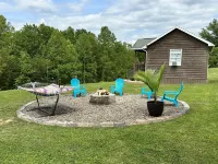 The Cozy Den Hotels in Menifee County
