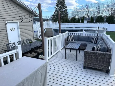 GB Packer 5 star home ⭐️⭐️⭐️⭐️⭐️ 1 block from Lambeau Field