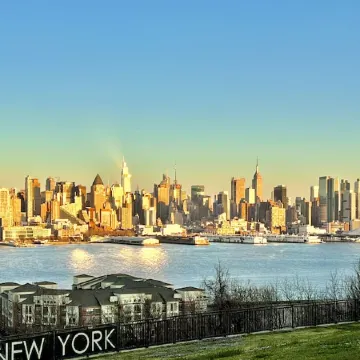 Modern 2BHK - 15 mins bus ride to Time Square, NYC