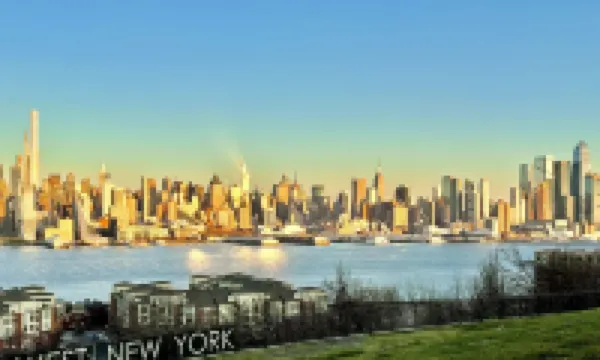Modern 2BHK - 15 mins bus ride to Time Square, NYC