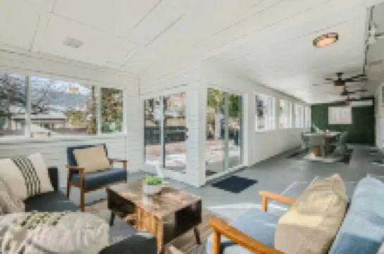 5 Bd & 3 Ba - Hot Tub, Game Room, Fire Pit, Fenced Yard - Denver & Boulder