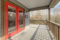 Beary’s Den where Chic meets Country in this Cozy Cabin