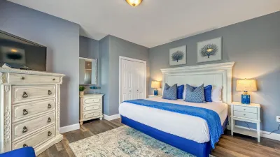 ON the BEACH SPECTACULAR CONDO - 2brm-2bath, Waterfront, 8ppl Panama City Beach, Hotels near Target